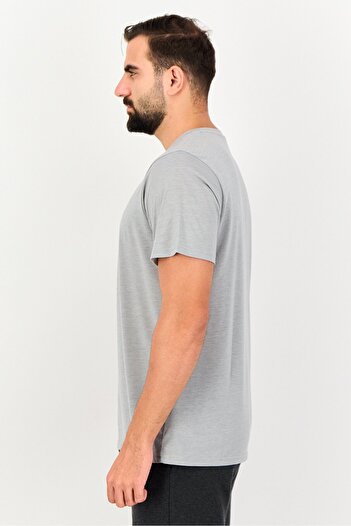 New Balance Men Standard Fit Short Sleeve Outdoor T-Shirt, Grey