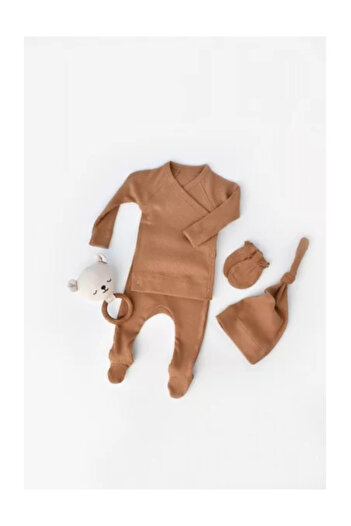 BabyCosy Set of 4 pieces: blouse, pants, hat, and gloves made from cotton and modal - Brown,
