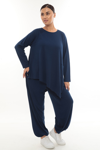 THE CABIN Plus Size Hijab Asymmetric Cut Pocket Tracksuit Set (Sizes 42-58) – Comfortable and Stylish Sportswear Combination