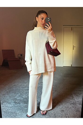 Gallogi Turtleneck Sweater - Elastic Pants 2-Piece Set