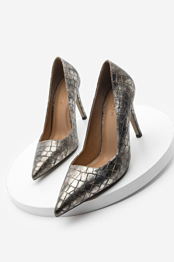 Marjin Women's Stiletto Pointed Toe Croco Patterned Heeled Shoes Davin Platinum Croco