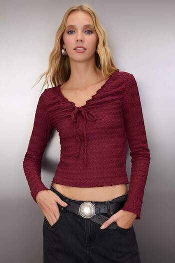 Trendyol Collection Burgundy Fitted/Slim Fit Textured Tie Detail V Neck Stretchy Knitted Blouse Twoaw26Bz00159