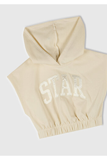 United Colors of Benetton Girl's Ecru Sleeveless Hooded Sweatshirt with Appliqué on the Front and Embroidery Detail