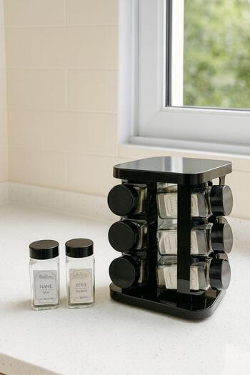 Sezka Life Metal Glass Spice Rack Set with 360 Degree Rotating Stand, Glass Spice Rack Set with Labels, Black