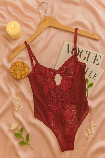 İntive Lingerie Γυναικεία εσώρουχα από δαντέλα από διάφανο τούλι σε μπορντό χρώμα