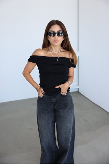 Özge Özgenç Madonna Collar Knitwear with Metal Accessories