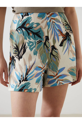 LC Waikiki Floral Women's Shorts with Elastic Waist