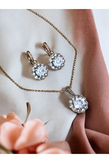 FAYRA ACCESSORIES Crystal Stone Daisy Figured Necklace and Earring Set