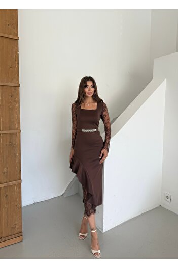 1Moda1Tarz İthal Kumaştan Taşlı Kemer Dahil Dantel İşlemeli Fular Detaylı Özel Tasarım Astarlı Midi Elbise