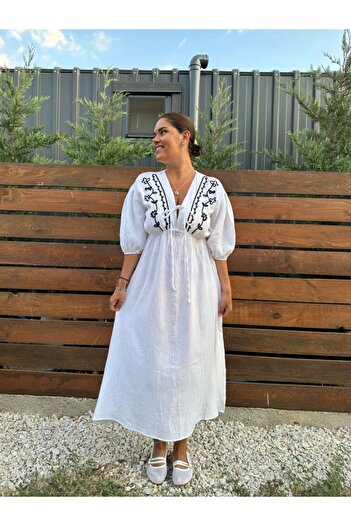 Elif Özbey Butik Λευκό κεντημένο φόρεμα μουσελίνας