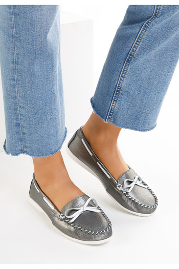 B T Shoes Women's silver leather loafers Regna