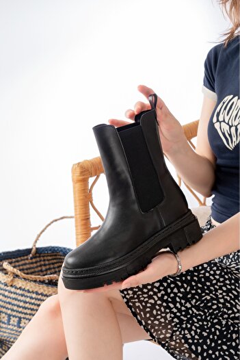 beelleshoe Beelle Shoe Kadın OTTİLLİA Siyah Cilt Dikişli Yandan Lastikli Kalın Taban Günlük Bot & Bootie