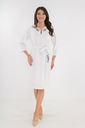 Vanessa Line RO White dress with embroidery and drawstring at the waist