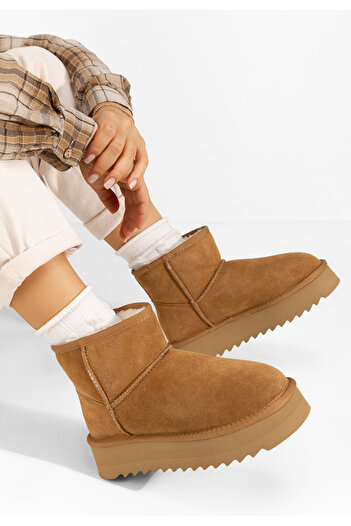 B T Shoes Camelové dámské válenky na platformě Katy