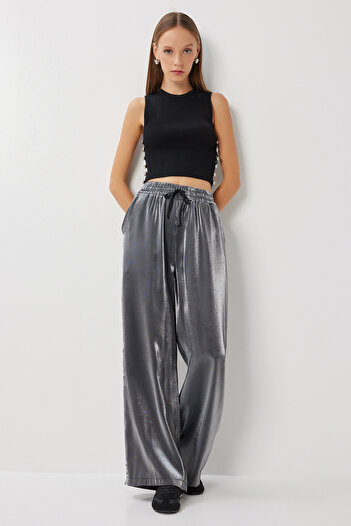 Happiness İstanbul Women's Anthracite Shiny Surface Woven Trousers with Pockets An00265