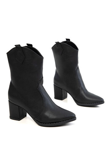 SOHO Women's Black Boots & Booties 15615