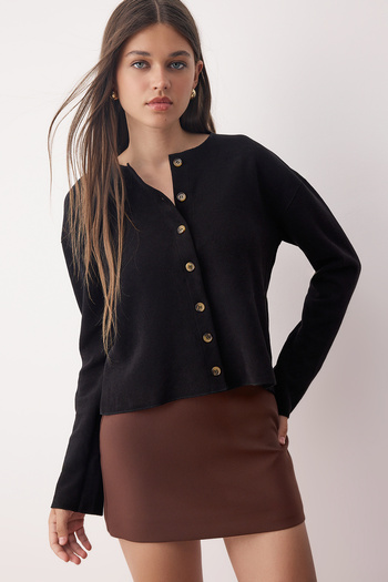 Trendyol Collection Black Soft Surface Button Crew Neck Knitted Jacket Twoaw26Ce00010