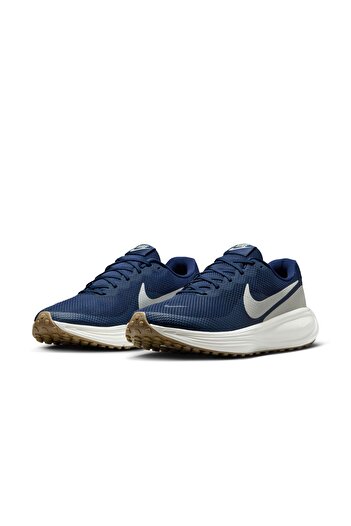 Nike REVOLUTION 8