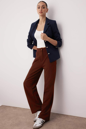 Trendyol Collection Παντελόνι με φαρδύ πόδι και υφαντό ύφασμα καφέ - TWOAW22PL0139