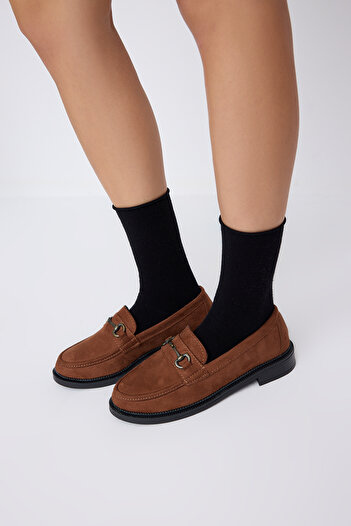 TRENDYOL SHOES Підліткові коричневі туфлі-лофери з замшу з деталями TAKAW26LA00002