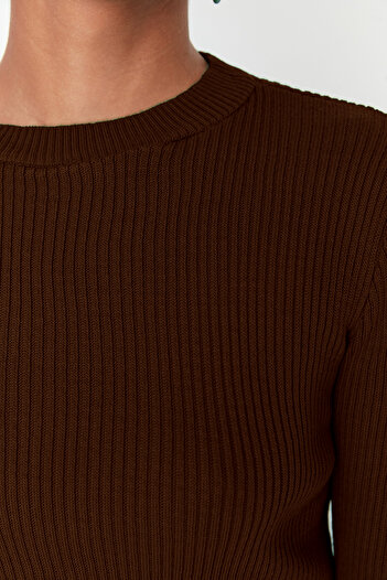 Trendyol Collection Brauner Basic Strickpullover TWOAW22KZ1708