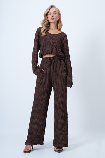 Trend Alaçatı Stili Women's Brown V-Neck Wide-Cut Wrinkled Blouse and Double-Pocketed Pants Set Alc-X14431