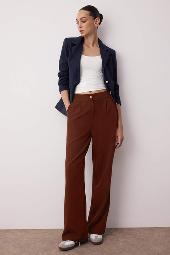 Trendyol Collection Παντελόνι με φαρδύ πόδι και υφαντό ύφασμα καφέ - TWOAW22PL0139