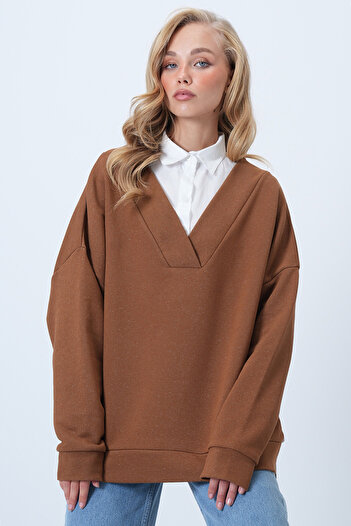 Trend Alaçatı Stili Women's Cinnamon Brown V-Neck Double-Breasted Cut Oversized Sweatshirt Alc-X14555
