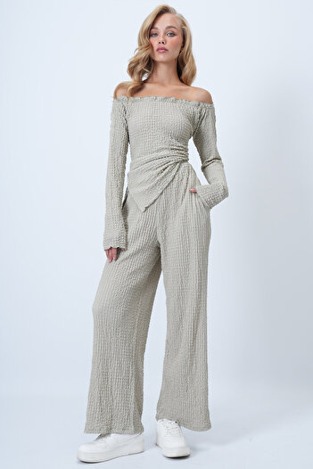 Trend Alaçatı Stili Women's Stone Madonna Collar Slit Detail Gathered Waist Wrapped Blouse and Pants Set Alc-X14593