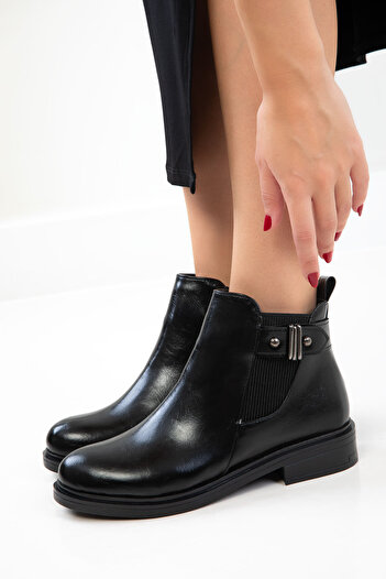 SOHO Black Matte Women's Boots & Booties 20927