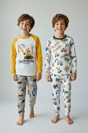 TRENDYOLKIDS Ecru-Gelb bedrucktes 4-teiliges gestricktes Pyjama-Set für Jungen TKDAW26PT00010
