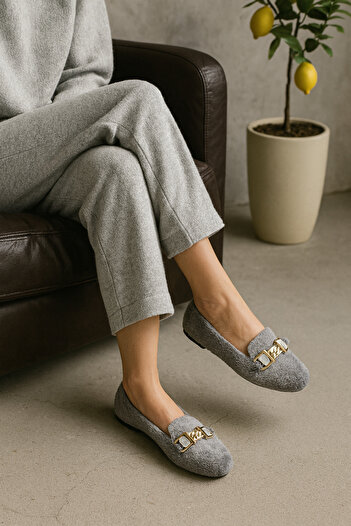 Beyond Women's Gray Plush Home Slippers with Stone Accessories Byndvt02
