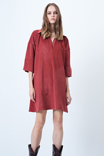 Trend Alaçatı Stili Rochie din catifea pentru femei, cu guler polo, cu jumătate de fermoar, cu centură ALC-X14619
