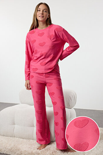 Trendyol Collection Růžový pletený pyžamový set se srdcem - Thmaw25Pt00086