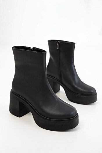 SOHO Black Women's Boots & Booties 20941