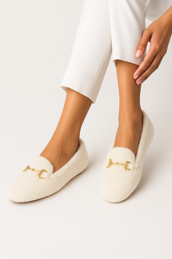 Beyond Women's Cream Buckle Plush Home Slippers Byndvt03