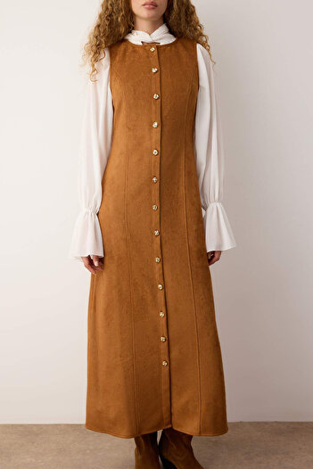 Trendyol Modest Φόρεμα Camel Jile με υφαντό σουέτ με λεπτομέρεια με χρυσά κουμπιά TCTAW26EB00051