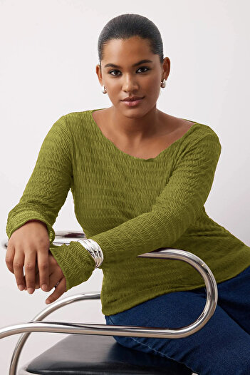 Trendyol Curve Khaki Fitted/Slim Fit Textured Tulle Stretch Knitted Plus Size Blouse Tbbaw26Af00030