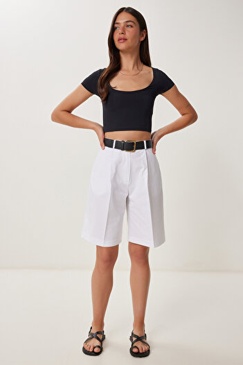 Happiness İstanbul Women's White Pocket Bermuda Woven Shorts Lfk0015