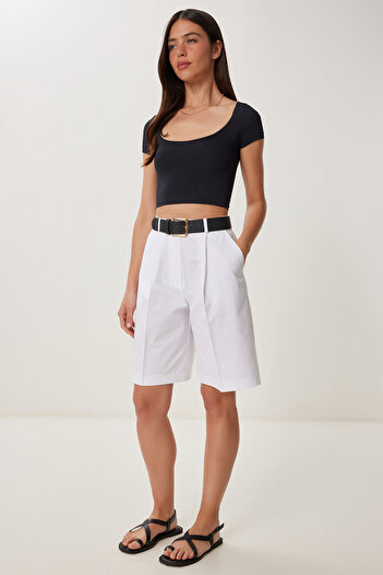 Happiness İstanbul Women's White Pocket Bermuda Woven Shorts Hfk0003