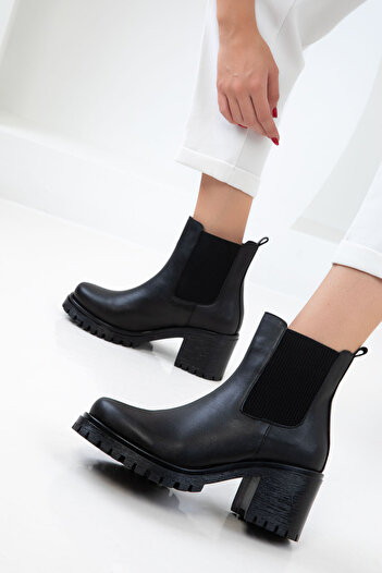 SOHO Women's Black Boots 19677 - Bootie Model