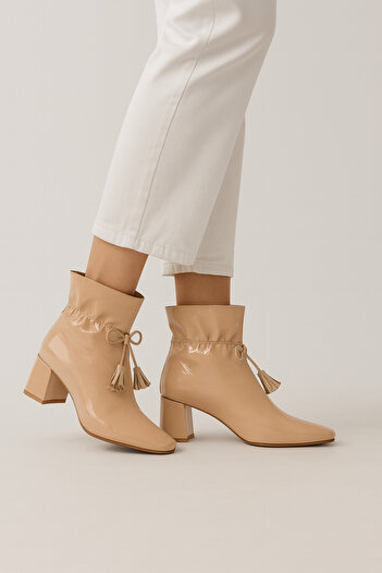 Beyond Beige Women's Tassel Detailed Patent Leather Boots&Bootie Byndpusbt01