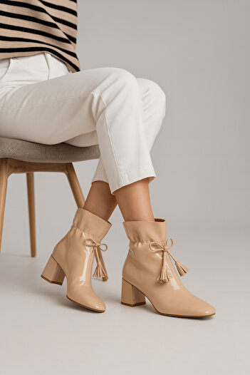 Beyond Beige Women's Tassel Detailed Patent Leather Boots&Bootie Byndpusbt01