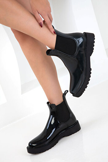 SOHO Black Women's Boots & Booties 20931