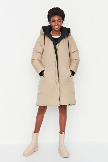Trendyol Collection Černá Regular Fit oboustranná vodoodpudivá nafukovací bunda TWOAW26MO00089