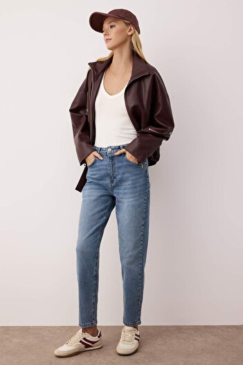Trendyol Collection Bardziej ekologiczne dżinsy Mavi z wysokim stanem Comfort Mom Jeans TWOAW26JE00057
