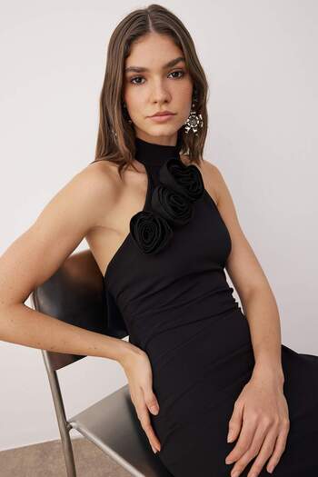 Trendyol Collection Schwarzes, detailliertes, gewebtes, langes, stilvolles Abendkleid, Nachtabschlusskleid TPRSS24AE00011