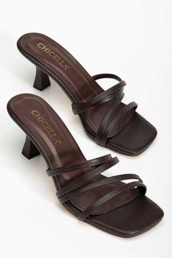 CHİCELLA Γυναικείες παντόφλες με κοντό τακούνι Jolie Brown