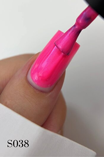 MOMO professional Kalıcı Oje S038, Mavi Sedefli Şeker Pembe, 14 ml, TPO- FREE