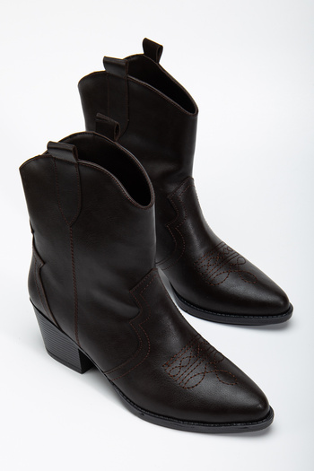 MS SUGAR SHOES Western Cowboy Γυναικείες κοντές μπότες από συνθετικό δέρμα Bitter Brown κεντημένες